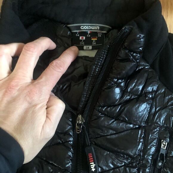 GOLDWIN Black Full Zip Puffer Jacket - Picture 3 of 8